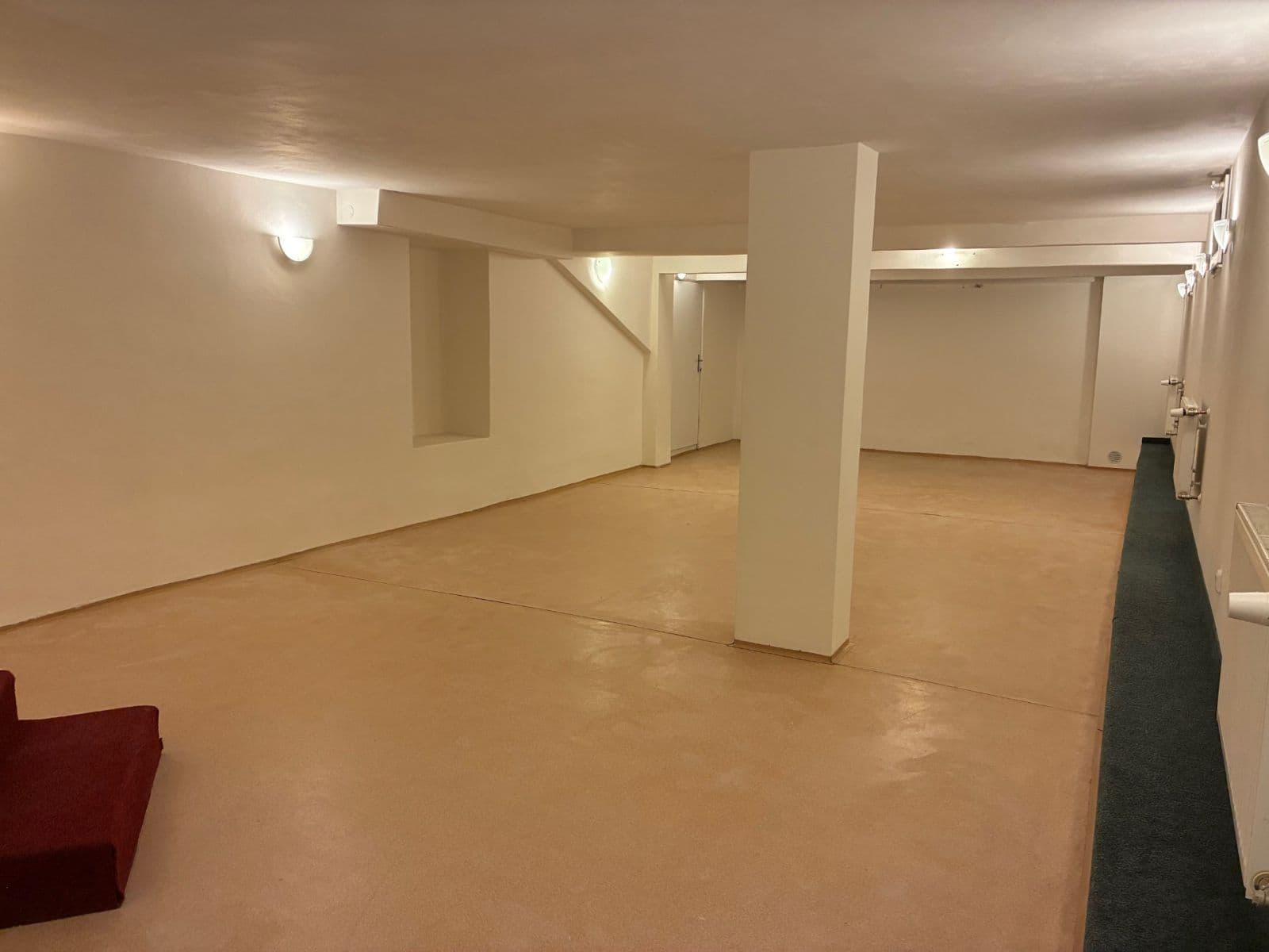 Prenájom nebytového priestoru 141 m², U Jezerky, Praha, Praha Prenájom nebytového priestoru 141 m², U Jezerky, Praha, Praha