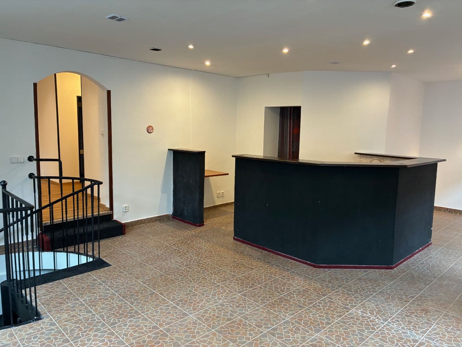 Prenájom nebytového priestoru 141 m², U Jezerky, Praha, Praha Prenájom nebytového priestoru 141 m², U Jezerky, Praha, Praha