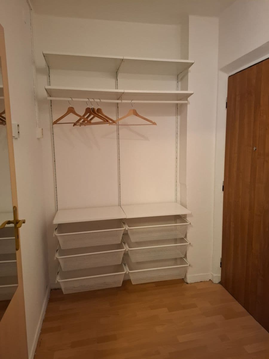 Prenájom bytu 1-izbový 36 m², Stavařov, Pardubice, Pardubický kraj Prenájom bytu 1-izbový 36 m², Stavařov, Pardubice, Pardubický kraj