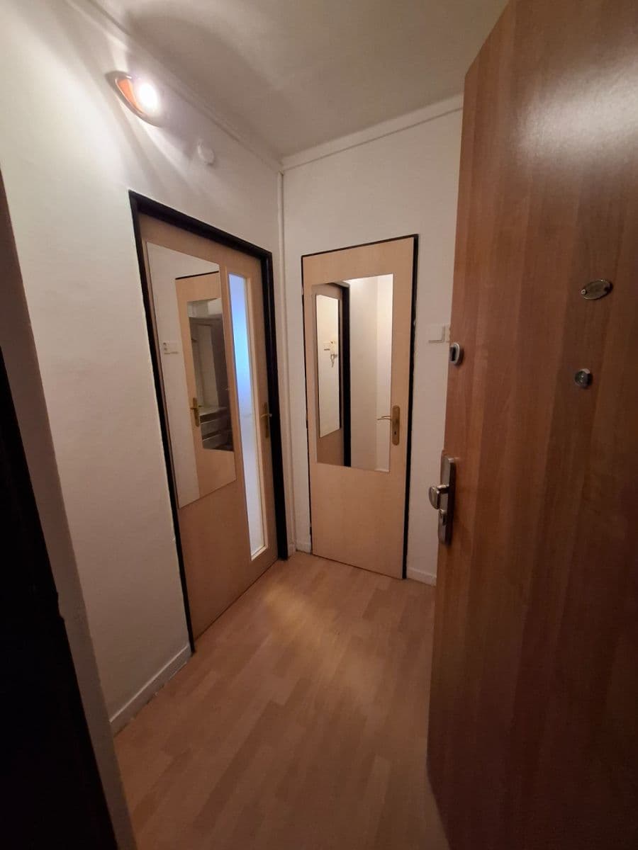 Prenájom bytu 1-izbový 36 m², Stavařov, Pardubice, Pardubický kraj Prenájom bytu 1-izbový 36 m², Stavařov, Pardubice, Pardubický kraj