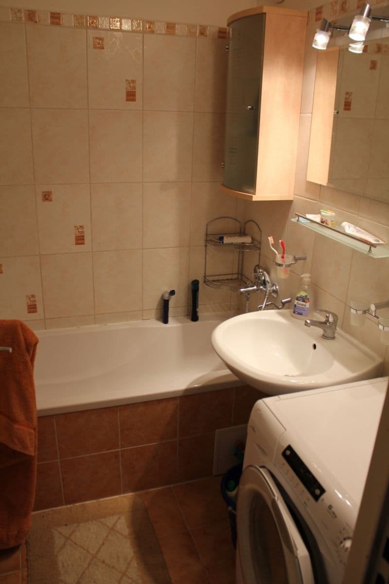 Prenájom bytu 4-izbový 100 m², Svážná, Brno, Jihomoravský kraj Prenájom bytu 4-izbový 100 m², Svážná, Brno, Jihomoravský kraj