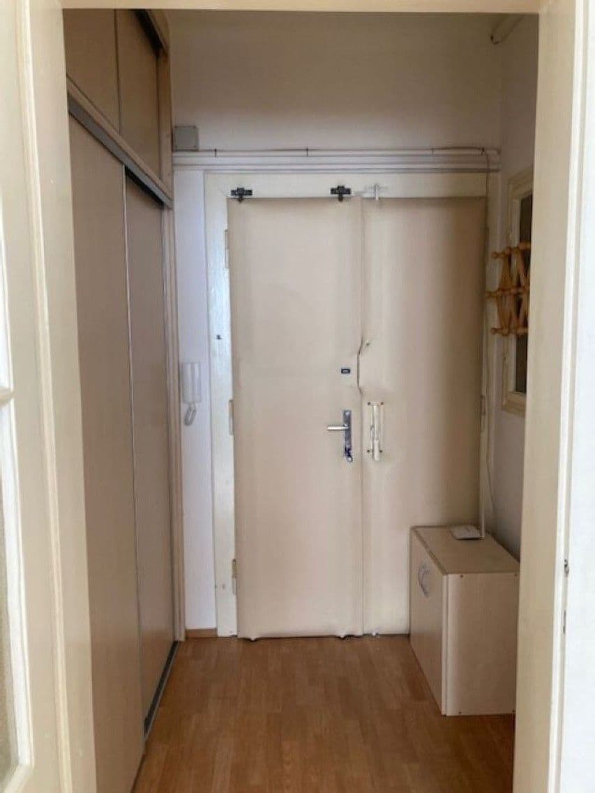 Prenájom bytu 2-izbový 38 m², Lounských, Praha, Praha Prenájom bytu 2-izbový 38 m², Lounských, Praha, Praha