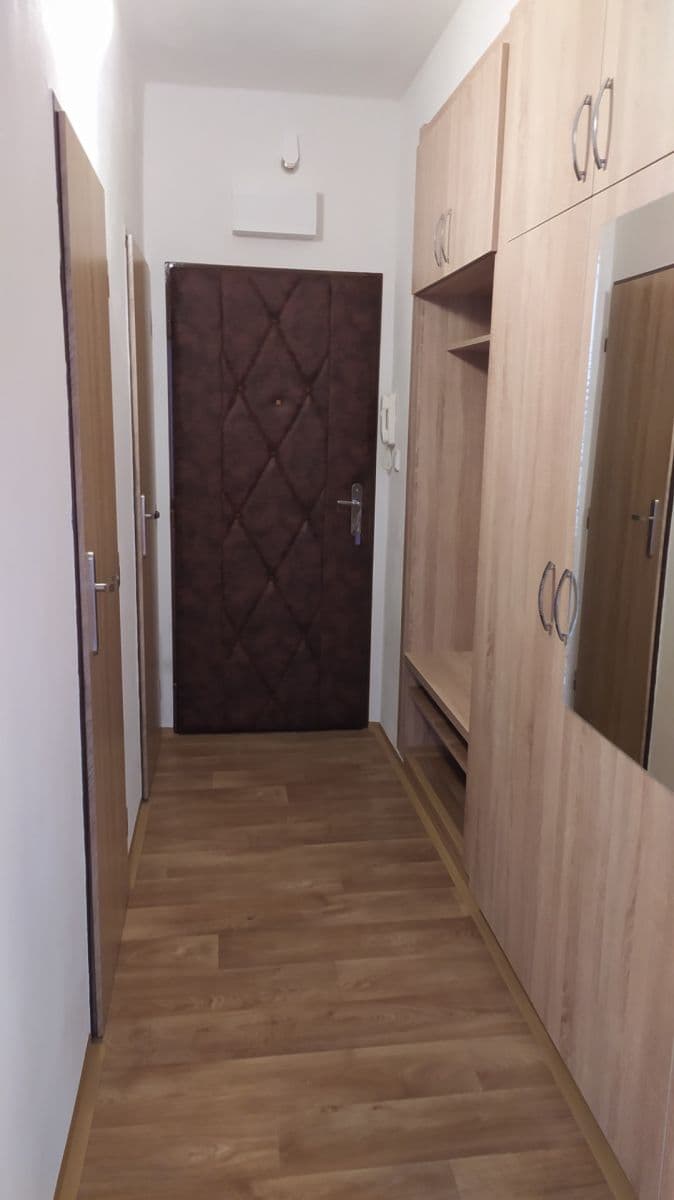 Prenájom bytu 3-izbový 63 m², Karla Čapka, Lomnice nad Popelkou, Liberecký kraj Prenájom bytu 3-izbový 63 m², Karla Čapka, Lomnice nad Popelkou, Liberecký kraj