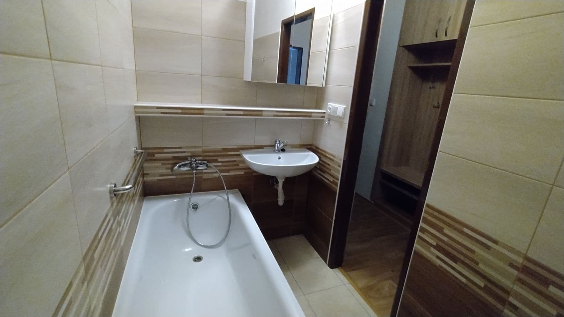 Prenájom bytu 3-izbový 63 m², Karla Čapka, Lomnice nad Popelkou, Liberecký kraj Prenájom bytu 3-izbový 63 m², Karla Čapka, Lomnice nad Popelkou, Liberecký kraj