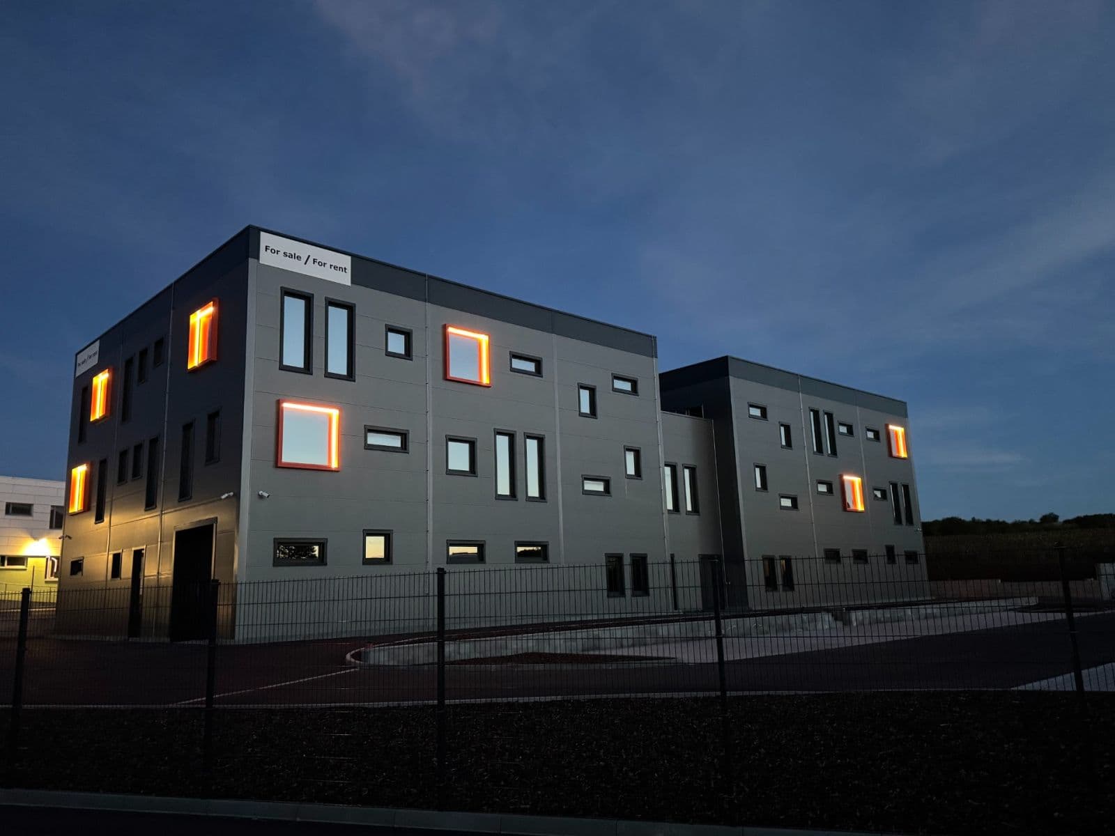 Prenájom kancelárie 280 m², Pražská, Slaný, Středočeský kraj Prenájom kancelárie 280 m², Pražská, Slaný, Středočeský kraj