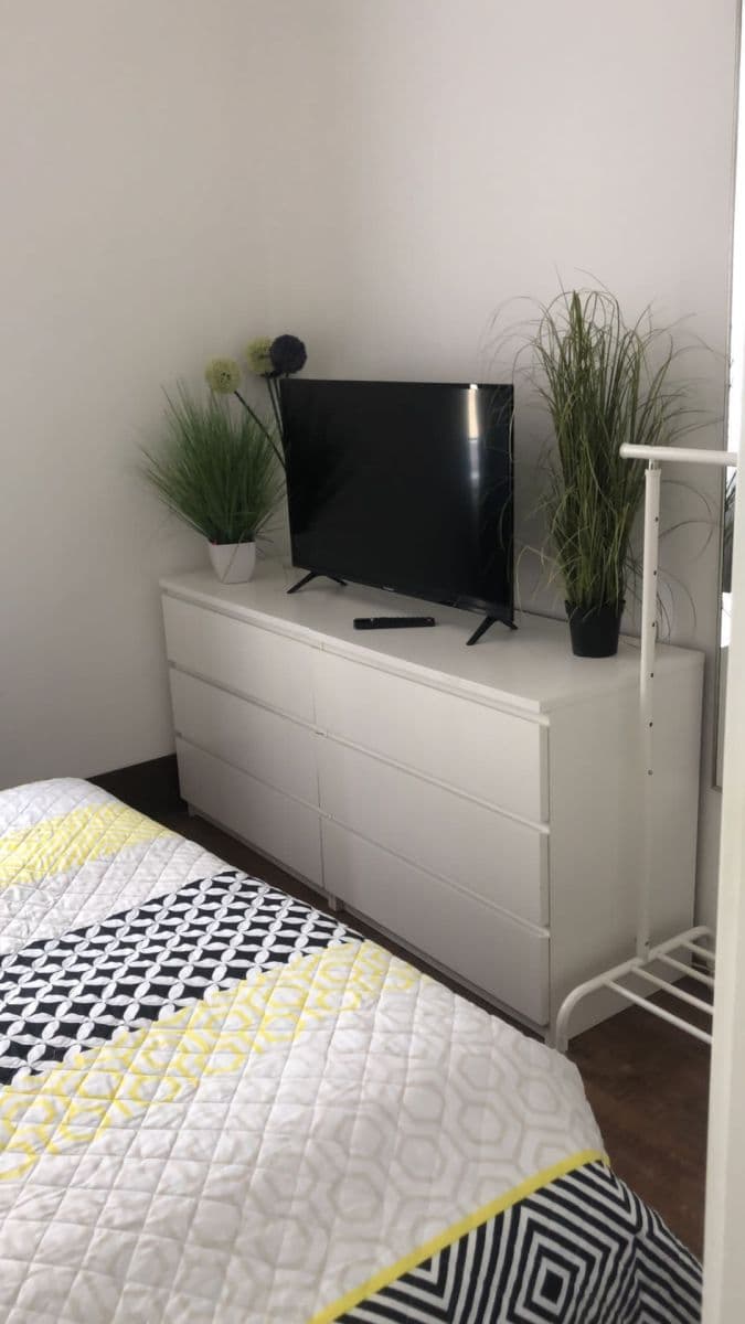 Prenájom bytu 3-izbový 74 m², Křižíkova, Praha, Praha Prenájom bytu 3-izbový 74 m², Křižíkova, Praha, Praha