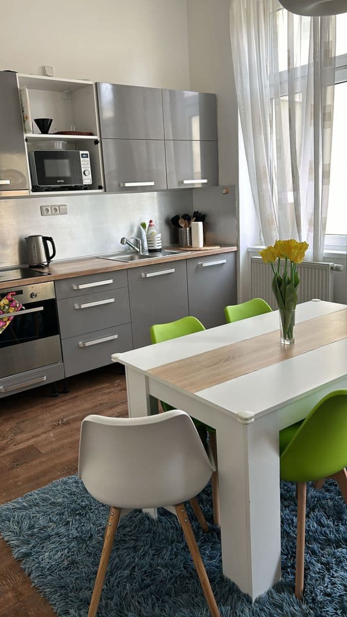 Prenájom bytu 3-izbový 74 m², Křižíkova, Praha, Praha Prenájom bytu 3-izbový 74 m², Křižíkova, Praha, Praha