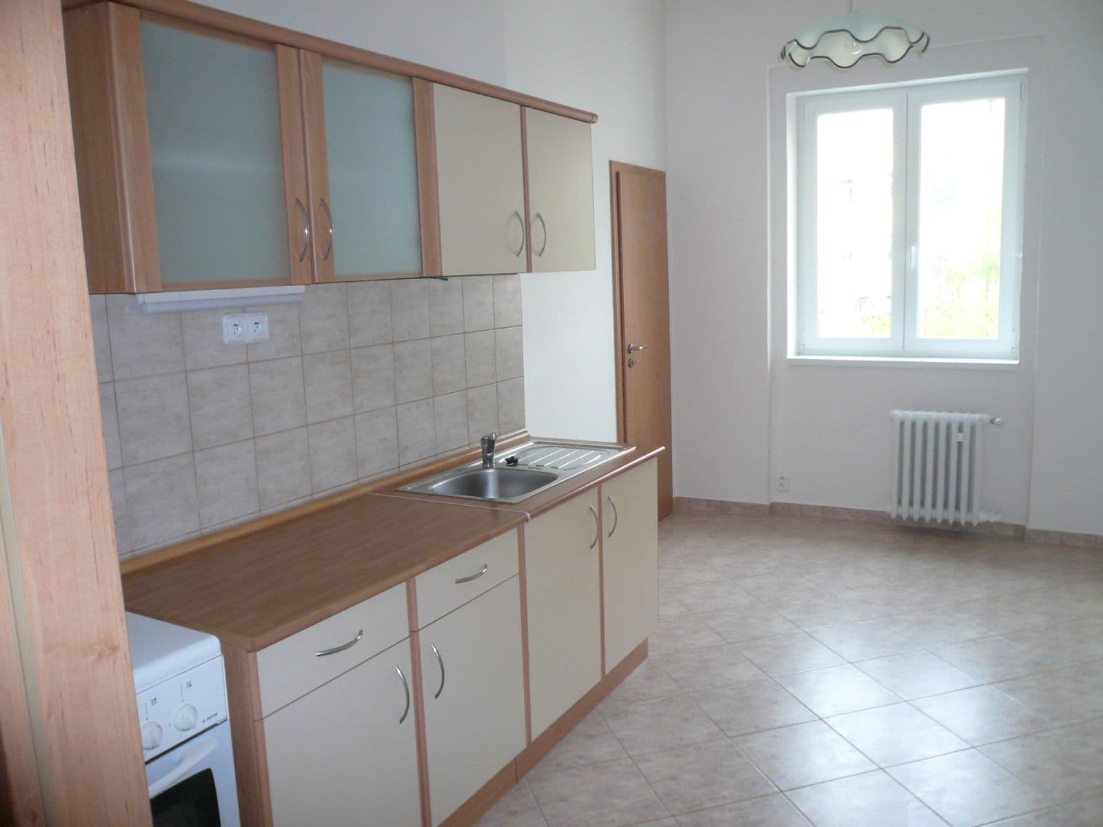 Prenájom bytu 1-izbový 43 m², Poupětova, Praha, Praha Prenájom bytu 1-izbový 43 m², Poupětova, Praha, Praha