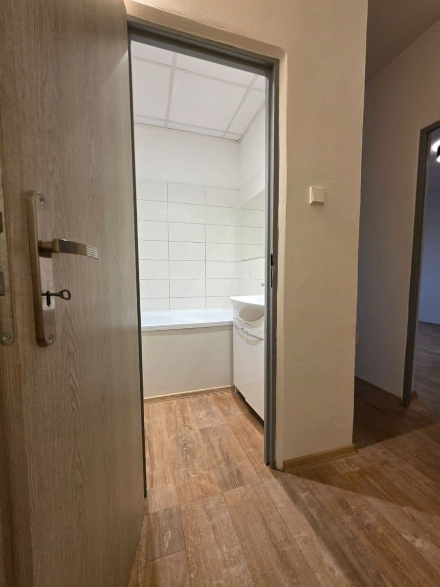 Prenájom bytu 2-izbový 56 m², Jaroslava Vrchlického, Most, Ústecký kraj Prenájom bytu 2-izbový 56 m², Jaroslava Vrchlického, Most, Ústecký kraj