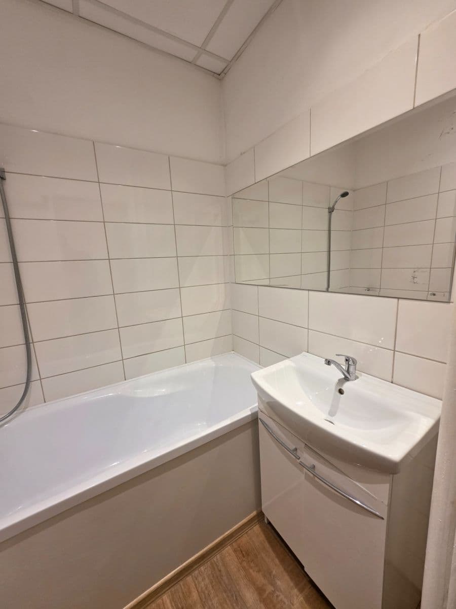 Prenájom bytu 2-izbový 56 m², Jaroslava Vrchlického, Most, Ústecký kraj Prenájom bytu 2-izbový 56 m², Jaroslava Vrchlického, Most, Ústecký kraj