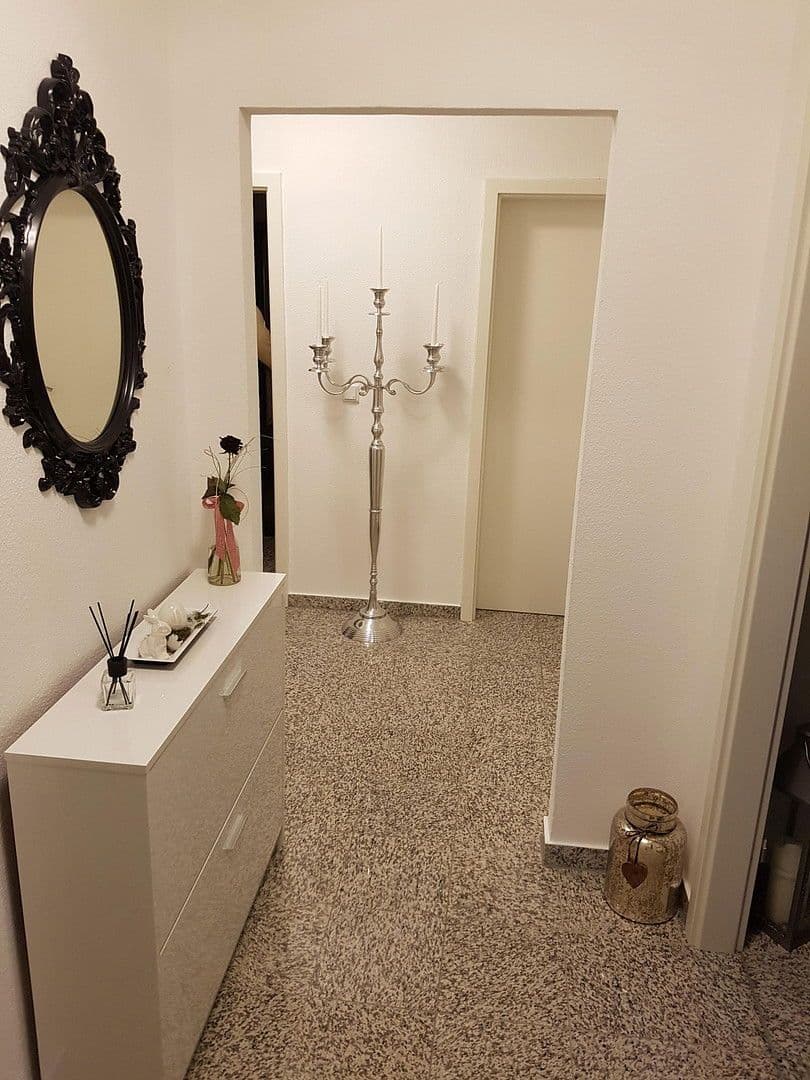 Prenájom bytu 3-izbový 86 m², Schultheißenstraße 21, Hameln, Dolné Sasko Prenájom bytu 3-izbový 86 m², Schultheißenstraße 21, Hameln, Dolné Sasko