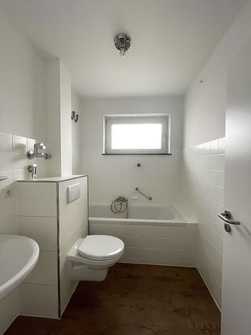 Prenájom bytu 3-izbový 74 m², Bürger-Meister-Diehl Str. 29, Eisenberg (Pfalz), Porýnie-Falcko Prenájom bytu 3-izbový 74 m², Bürger-Meister-Diehl Str. 29, Eisenberg (Pfalz), Porýnie-Falcko