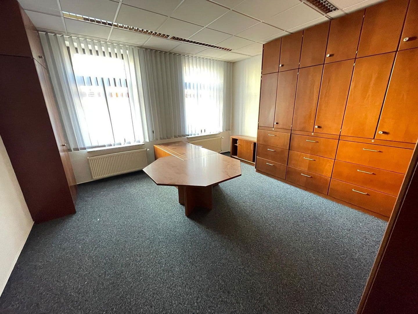 Prenájom kancelárie 168 m², Beethovenstraße 28, Plavno, Sasko Prenájom kancelárie 168 m², Beethovenstraße 28, Plavno, Sasko