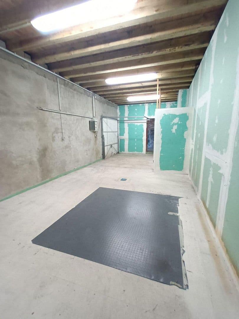 Prenájom nebytového priestoru 100 m², Möbecker Str 21, Wuppertal, Severné Porýnie - Westfálsko Prenájom nebytového priestoru 100 m², Möbecker Str 21, Wuppertal, Severné Porýnie - Westfálsko