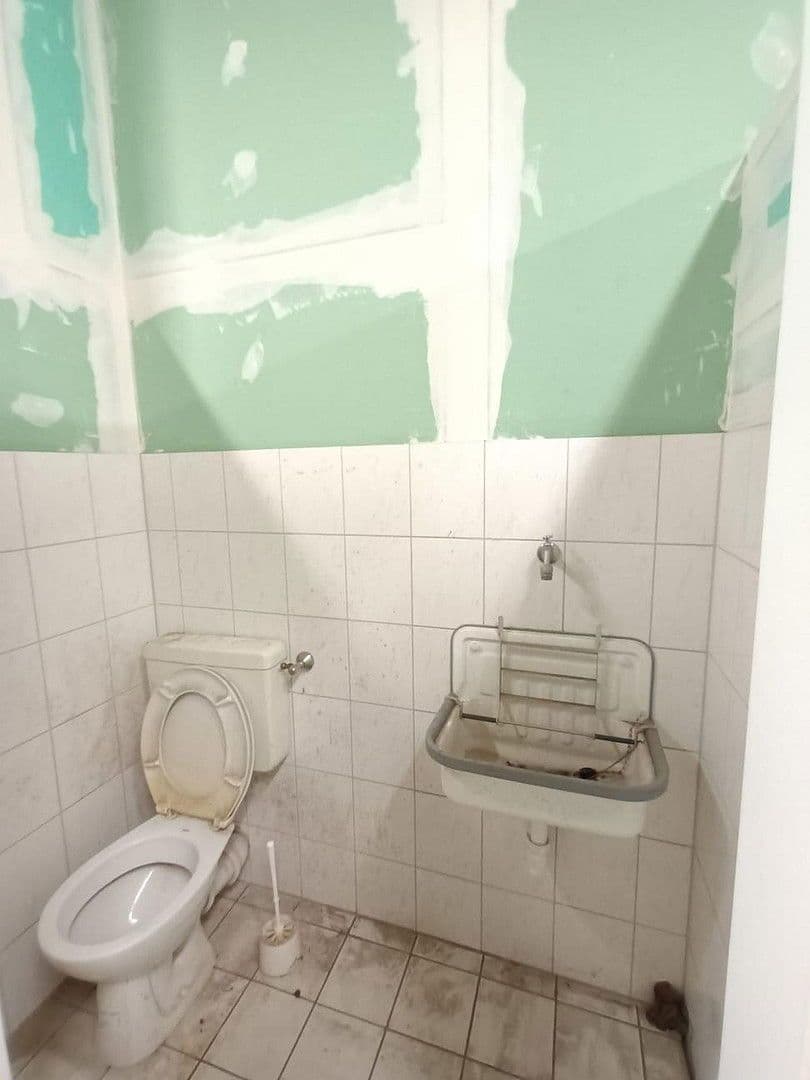 Prenájom nebytového priestoru 100 m², Möbecker Str 21, Wuppertal, Severné Porýnie - Westfálsko Prenájom nebytového priestoru 100 m², Möbecker Str 21, Wuppertal, Severné Porýnie - Westfálsko