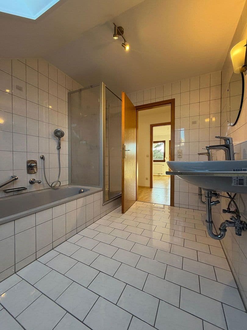 Predaj bytu 3-izbový 83 m², Alte Schulstr. 11, Zimmern ob Rottweil, Bádensko-Wurttembersko Predaj bytu 3-izbový 83 m², Alte Schulstr. 11, Zimmern ob Rottweil, Bádensko-Wurttembersko