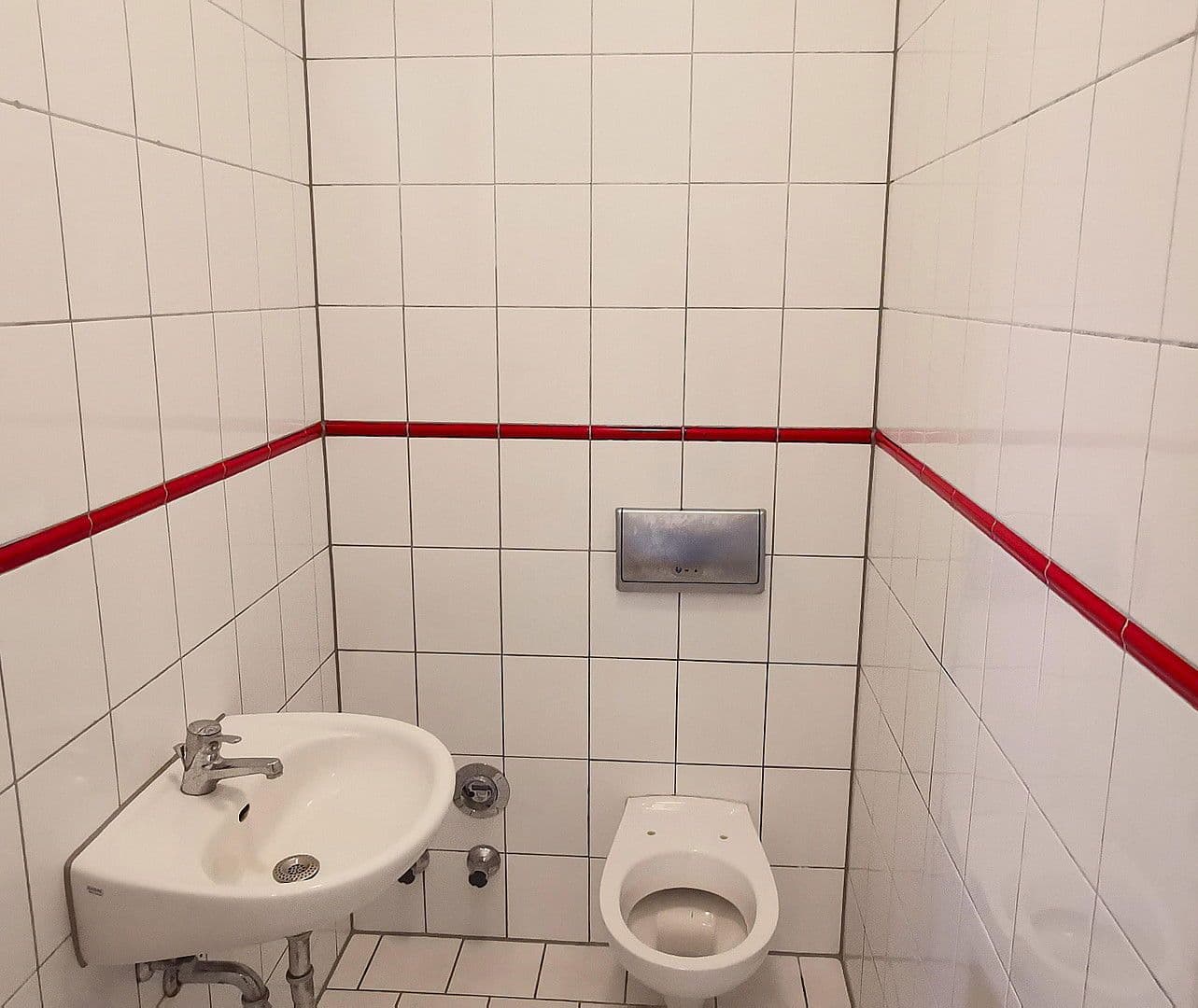 Prenájom bytu 3-izbový 95 m², Petersstrasse 23, Freiberg, Sasko Prenájom bytu 3-izbový 95 m², Petersstrasse 23, Freiberg, Sasko