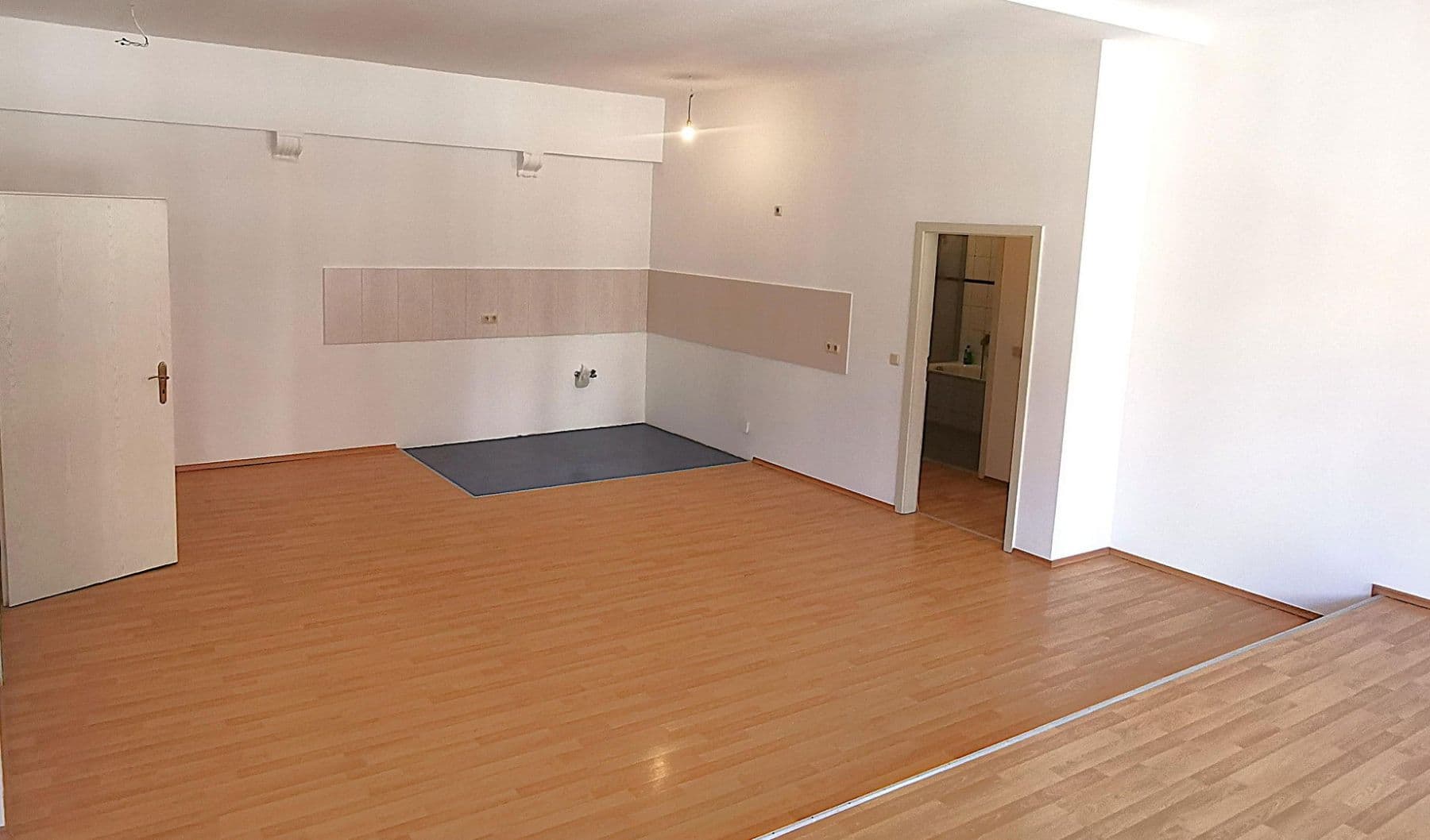 Prenájom bytu 3-izbový 95 m², Petersstrasse 23, Freiberg, Sasko Prenájom bytu 3-izbový 95 m², Petersstrasse 23, Freiberg, Sasko