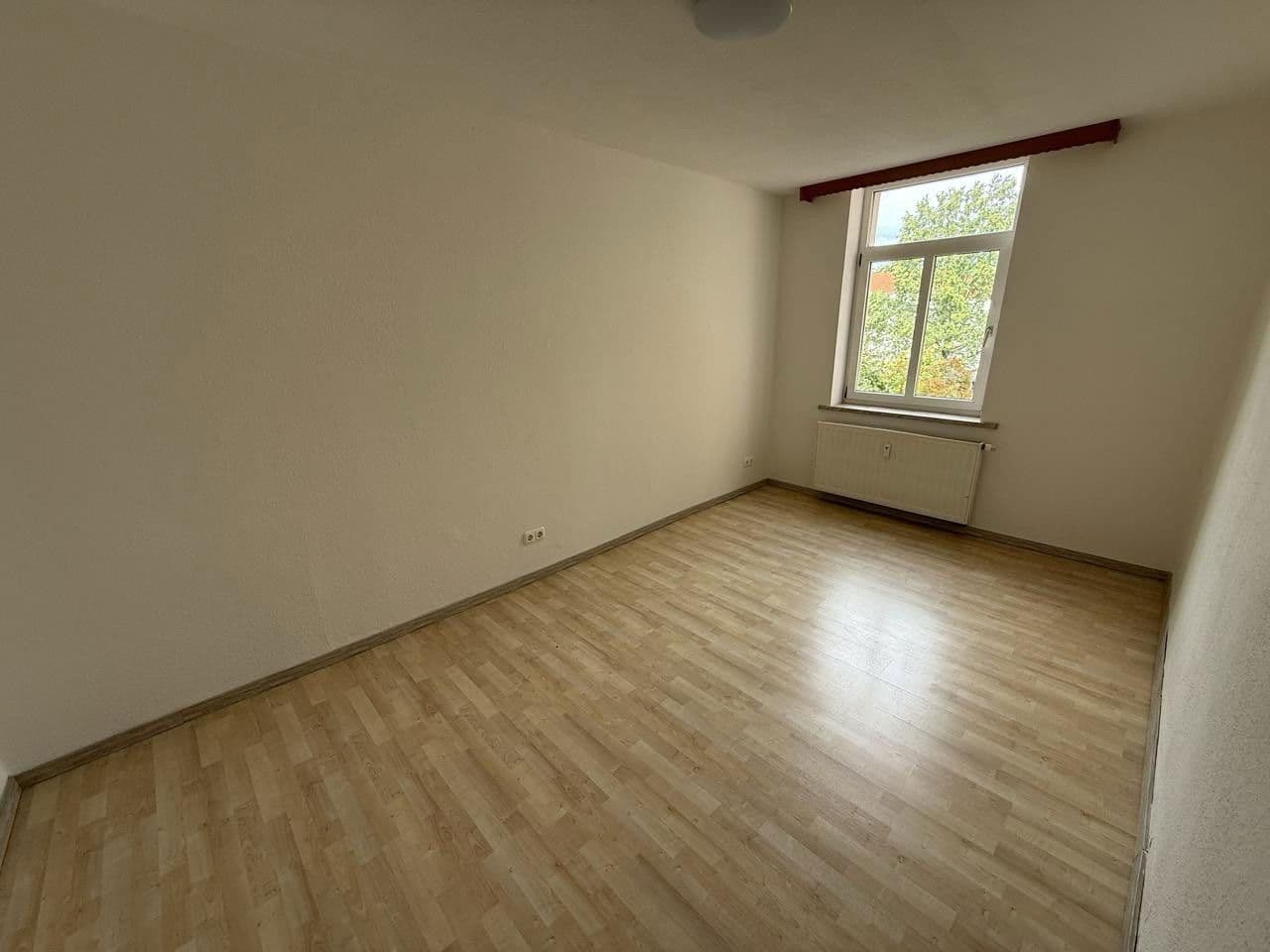 Prenájom bytu 3-izbový 65 m², Haselbrunner Str. 73, Plavno, Sasko Prenájom bytu 3-izbový 65 m², Haselbrunner Str. 73, Plavno, Sasko