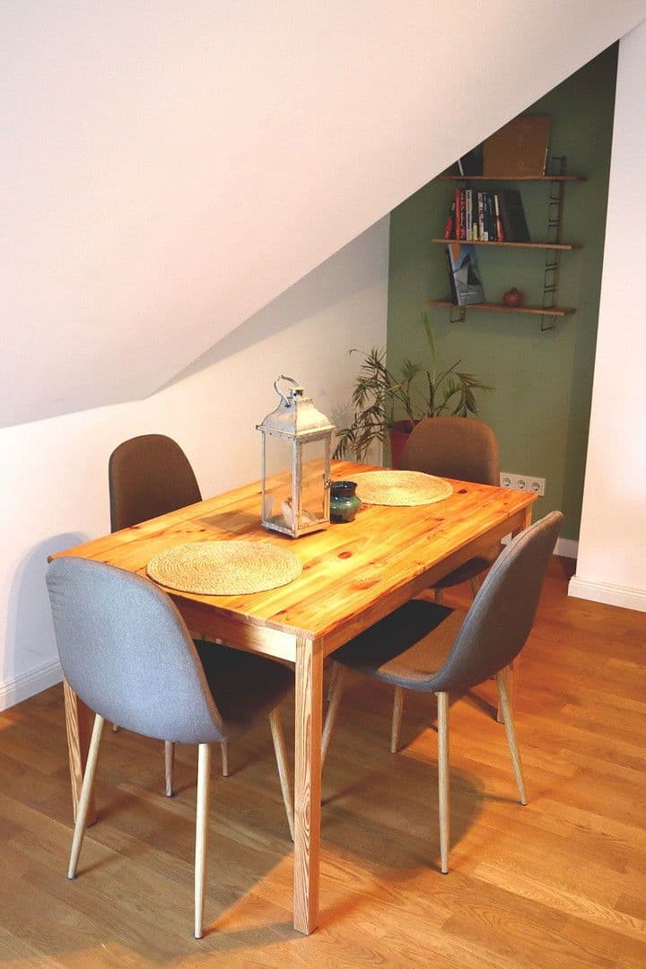 Prenájom bytu 3-izbový 119 m², Berlin, Berlín Prenájom bytu 3-izbový 119 m², Berlin, Berlín