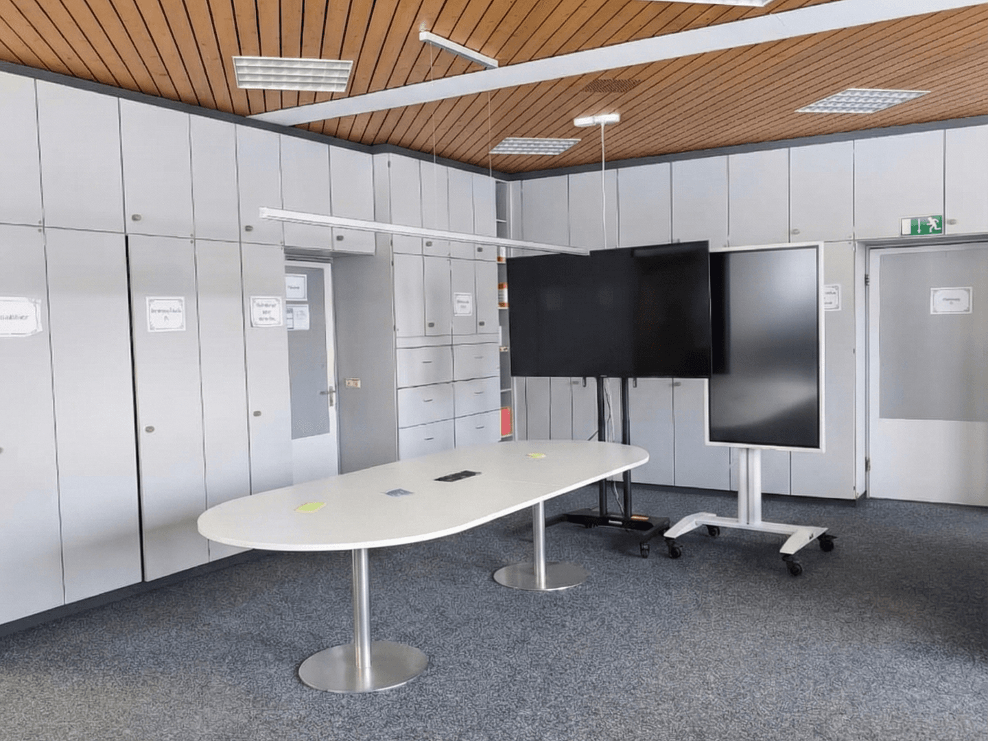 Prenájom kancelárie 166 m², Giengen an der Brenz, Bádensko-Wurttembersko Prenájom kancelárie 166 m², Giengen an der Brenz, Bádensko-Wurttembersko