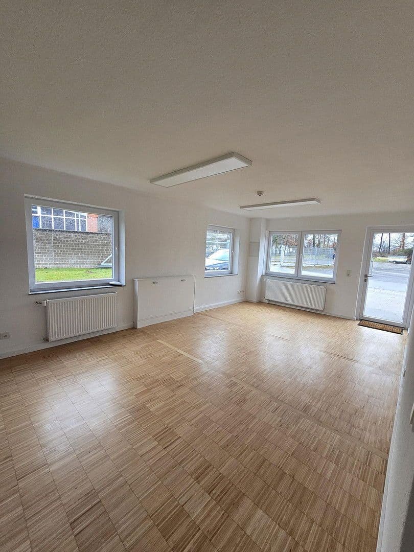 Prenájom kancelárie 49 m², Im Gewerbegebiet 11, Sankt Ingbert, Sársko Prenájom kancelárie 49 m², Im Gewerbegebiet 11, Sankt Ingbert, Sársko