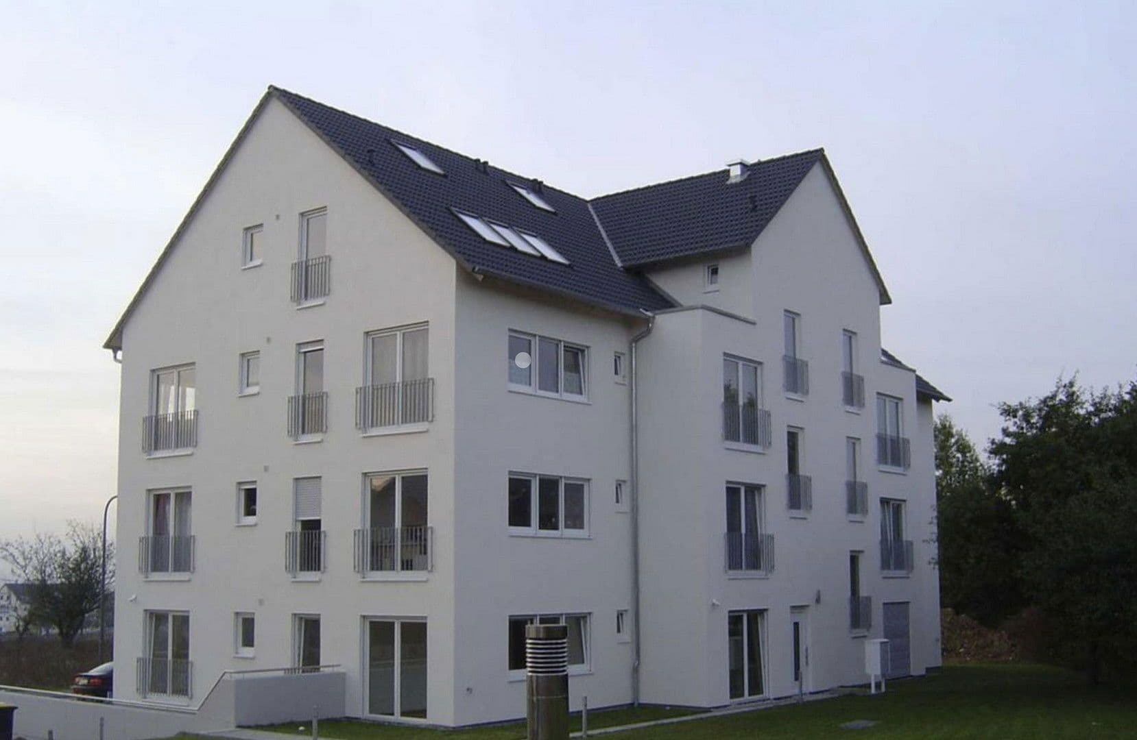 Prenájom bytu 2-izbový 65 m², Frankfurt am Main, Hesensko Prenájom bytu 2-izbový 65 m², Frankfurt am Main, Hesensko