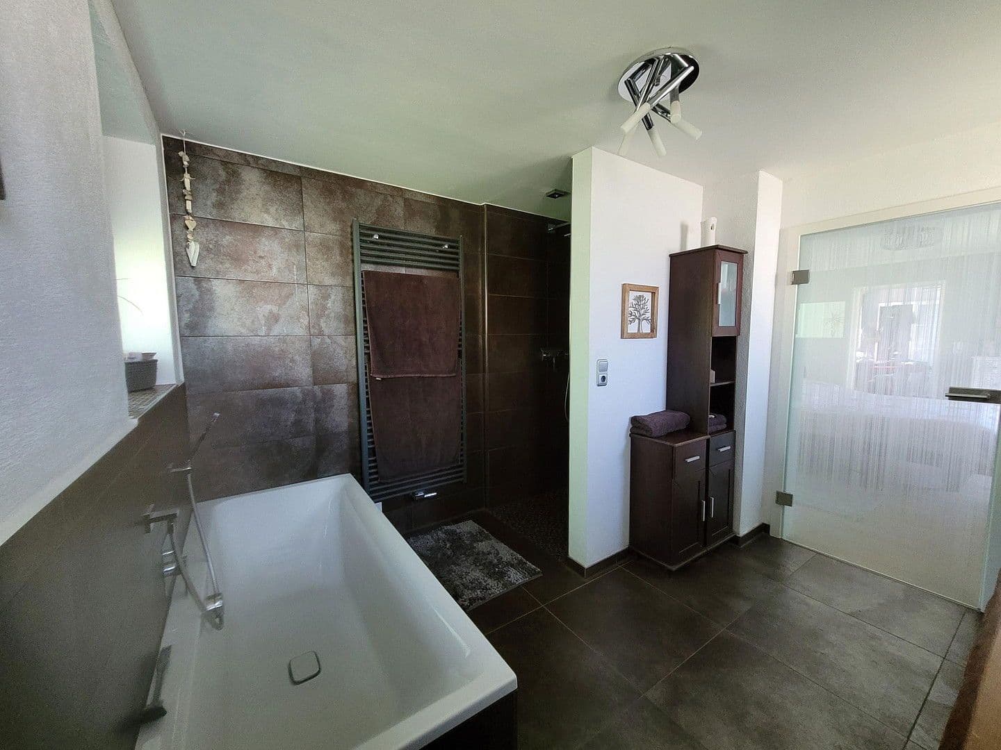 Predaj domu 152 m², pozemek 921 m², Heinersreuth, Bavorsko Predaj domu 152 m², pozemek 921 m², Heinersreuth, Bavorsko