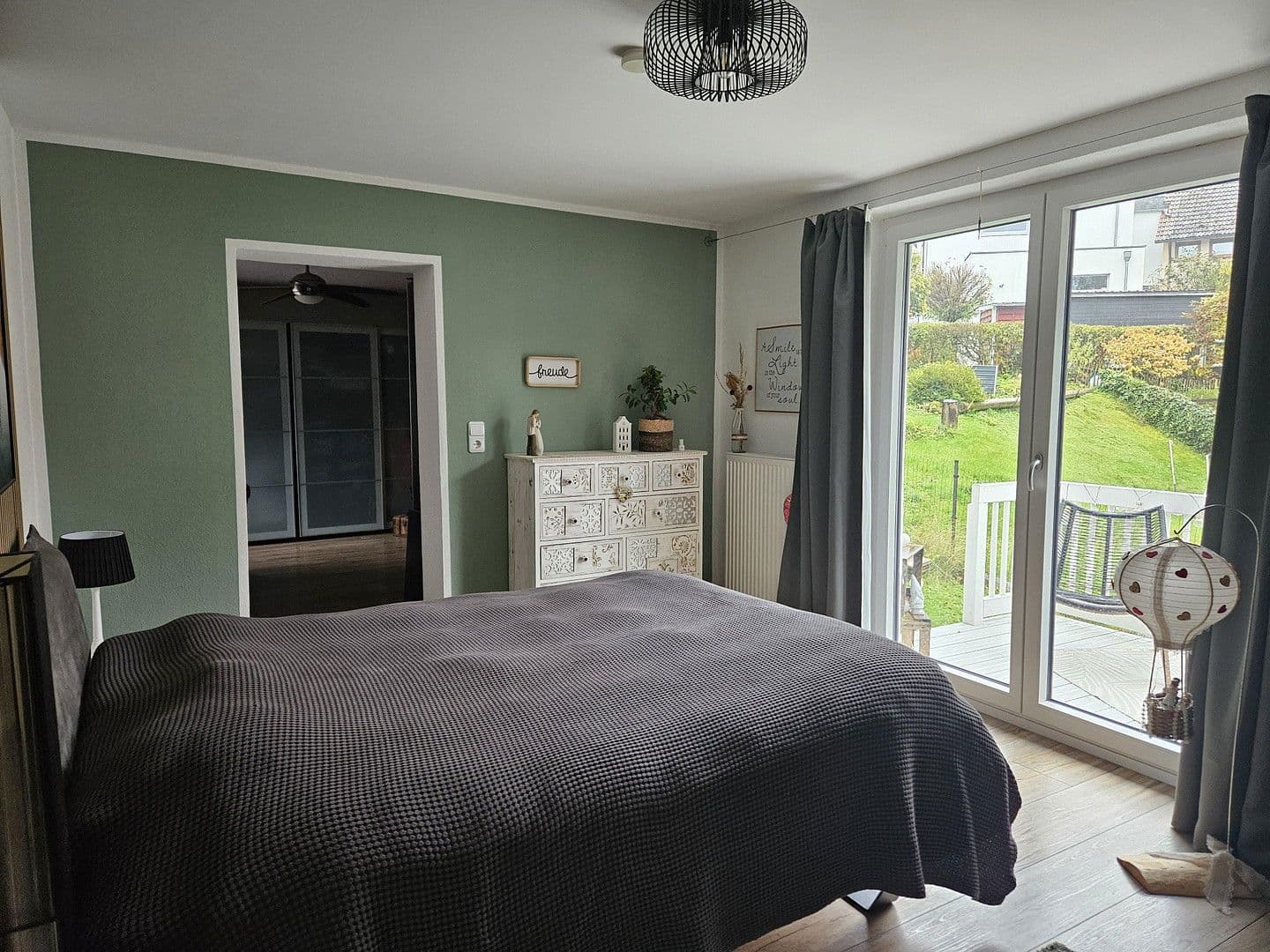 Predaj domu 152 m², pozemek 921 m², Heinersreuth, Bavorsko Predaj domu 152 m², pozemek 921 m², Heinersreuth, Bavorsko