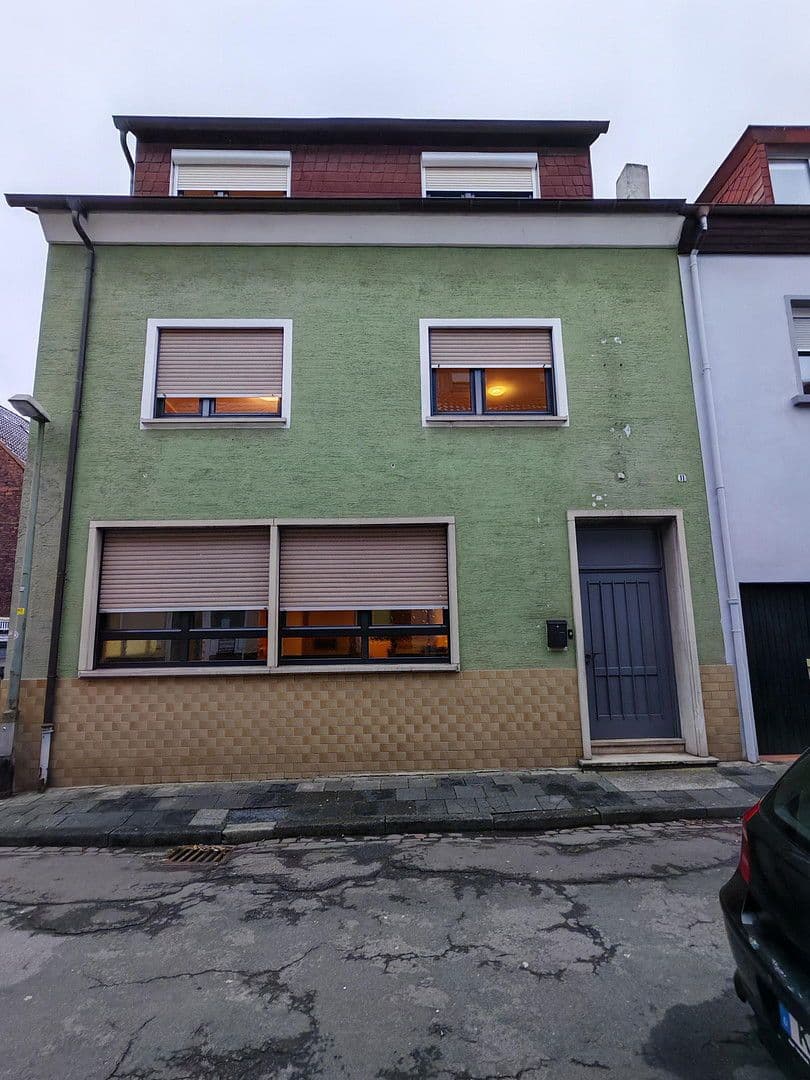 Predaj domu 190 m², pozemek 115 m², Kaiserslautern, Porýnie-Falcko Predaj domu 190 m², pozemek 115 m², Kaiserslautern, Porýnie-Falcko