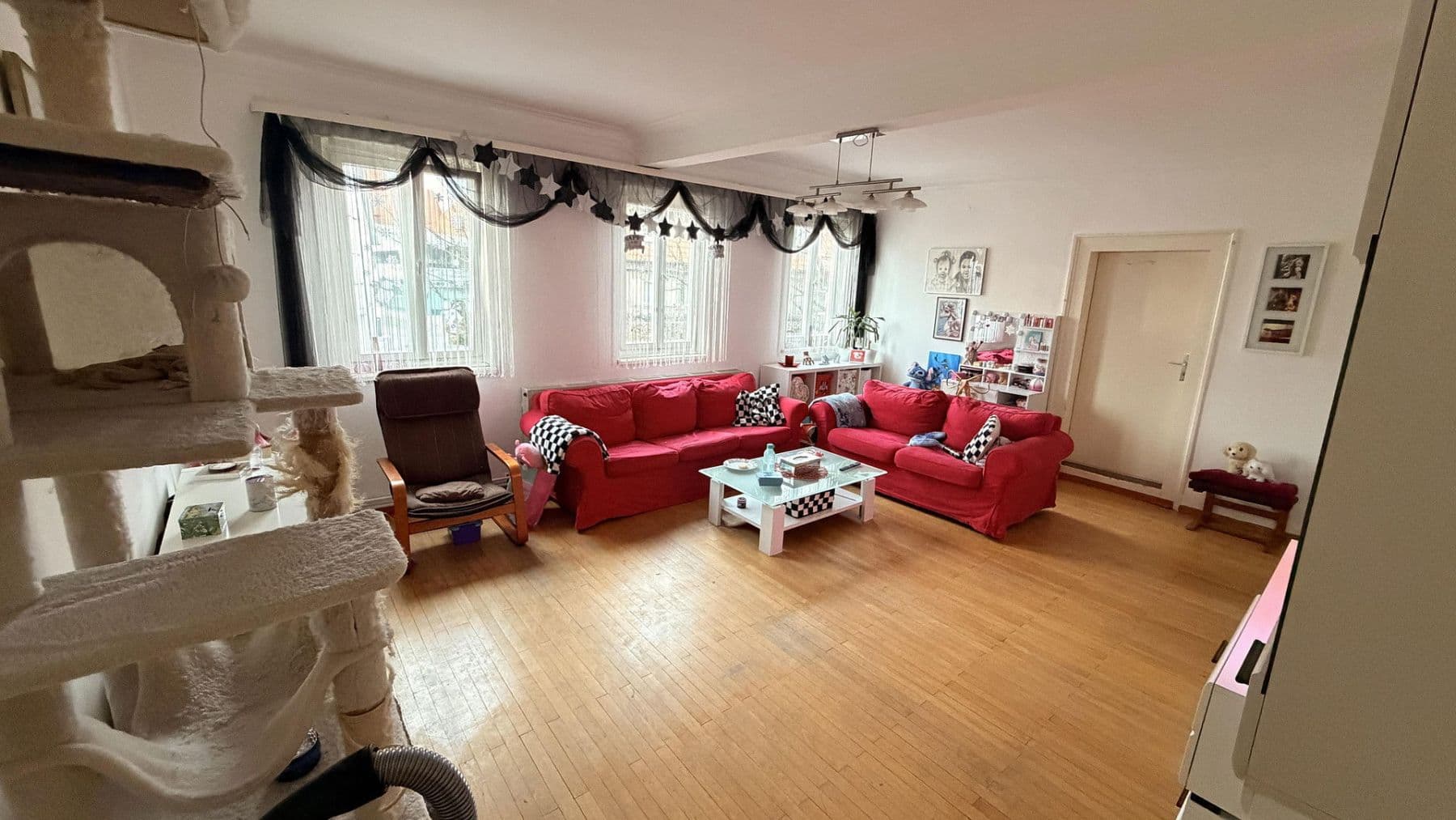 Predaj domu 408 m², pozemek 362 m², Weilheim, Bádensko-Wurttembersko Predaj domu 408 m², pozemek 362 m², Weilheim, Bádensko-Wurttembersko