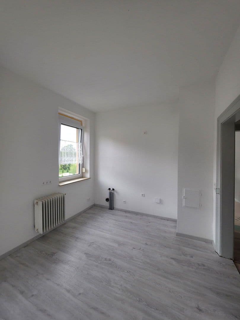Prenájom bytu 5-izbový 105 m², Ellwangen (Jagst), Bádensko-Wurttembersko Prenájom bytu 5-izbový 105 m², Ellwangen (Jagst), Bádensko-Wurttembersko