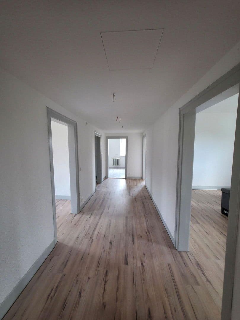 Prenájom bytu 5-izbový 105 m², Ellwangen (Jagst), Bádensko-Wurttembersko Prenájom bytu 5-izbový 105 m², Ellwangen (Jagst), Bádensko-Wurttembersko