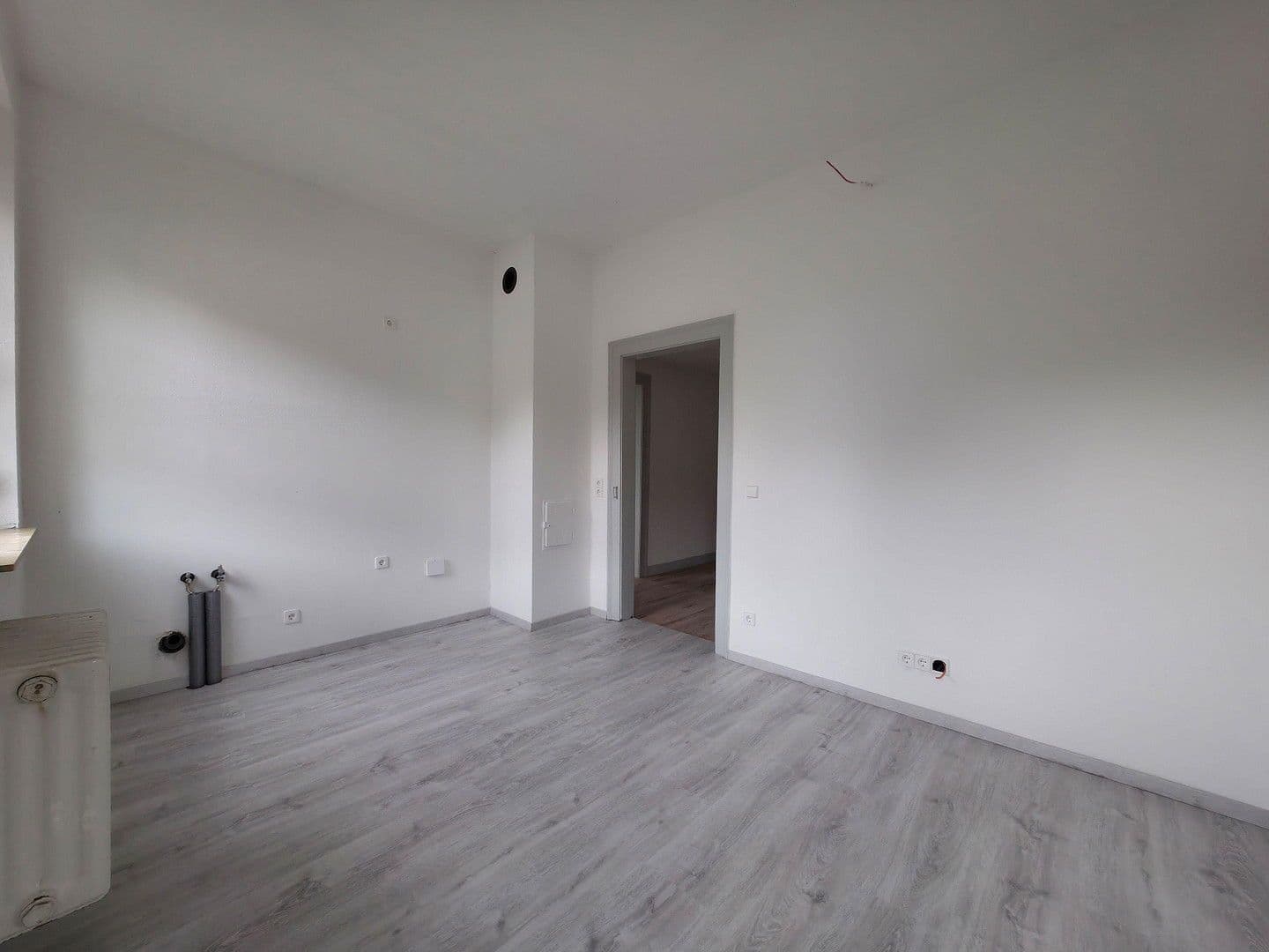 Prenájom bytu 5-izbový 105 m², Ellwangen (Jagst), Bádensko-Wurttembersko Prenájom bytu 5-izbový 105 m², Ellwangen (Jagst), Bádensko-Wurttembersko