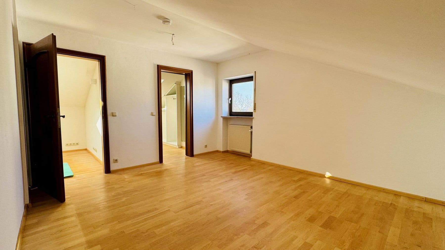 Prenájom bytu 4-izbový 118 m², Germering, Bavorsko Prenájom bytu 4-izbový 118 m², Germering, Bavorsko