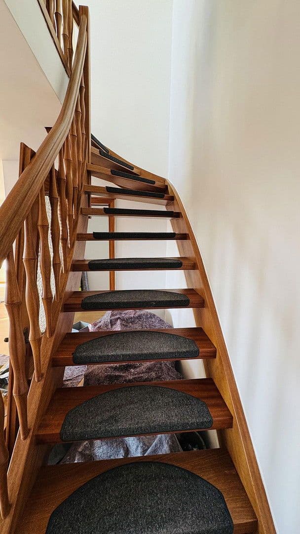 Prenájom bytu 4-izbový 118 m², Germering, Bavorsko Prenájom bytu 4-izbový 118 m², Germering, Bavorsko