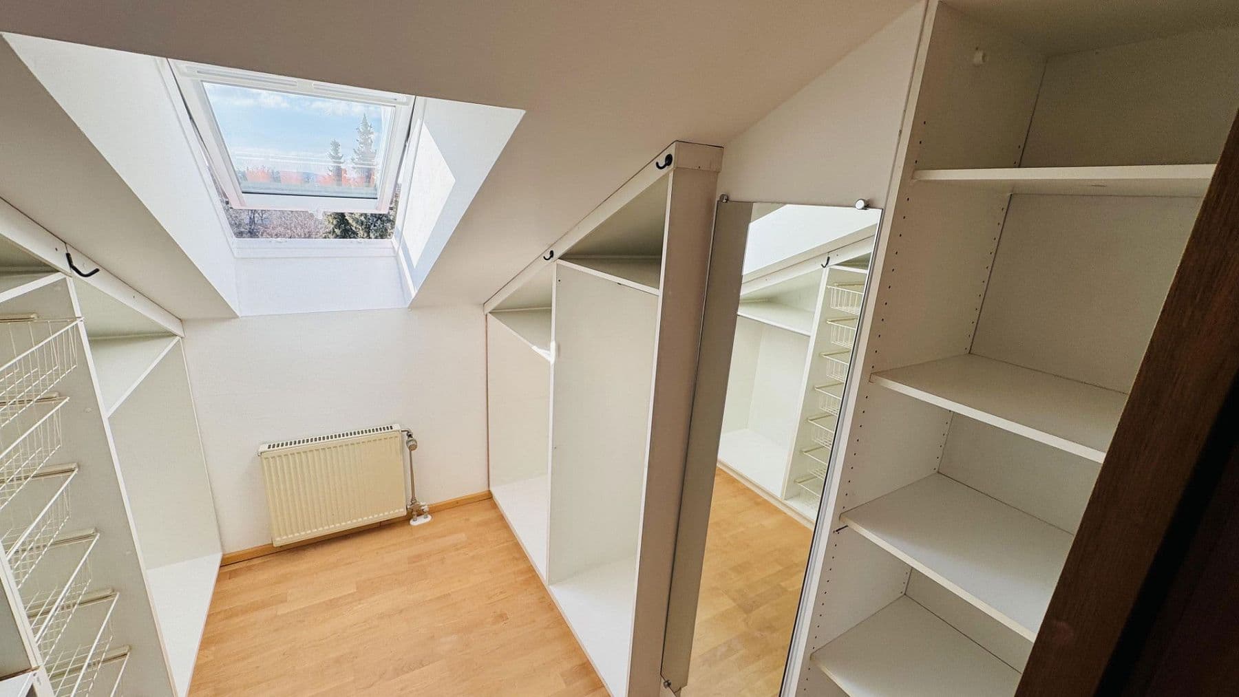 Prenájom bytu 4-izbový 118 m², Germering, Bavorsko Prenájom bytu 4-izbový 118 m², Germering, Bavorsko