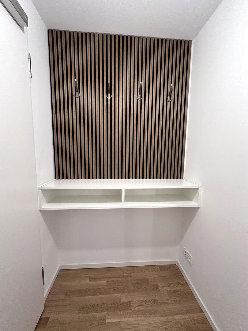 Prenájom bytu 2-izbový 78 m², Wiesbadener Strasse 56 D, Berlin, Berlín Prenájom bytu 2-izbový 78 m², Wiesbadener Strasse 56 D, Berlin, Berlín