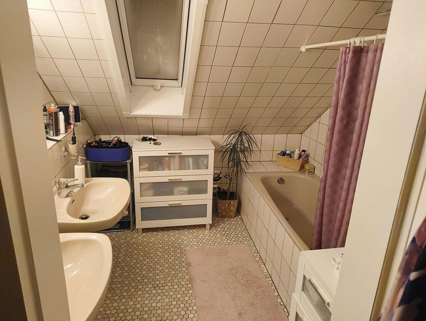 Prenájom bytu 3-izbový 80 m², Römerstr. 41, Villingen-Schwenningen, Bádensko-Wurttembersko Prenájom bytu 3-izbový 80 m², Römerstr. 41, Villingen-Schwenningen, Bádensko-Wurttembersko