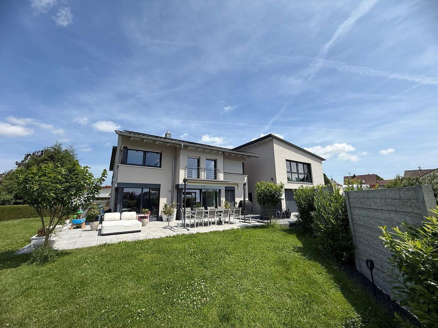 Predaj domu 260 m², pozemek 1.659 m², Fichtenau, Bádensko-Wurttembersko Predaj domu 260 m², pozemek 1.659 m², Fichtenau, Bádensko-Wurttembersko