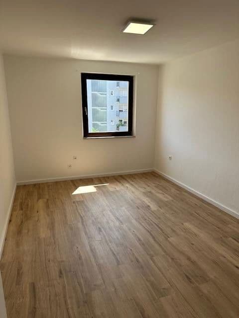 Prenájom bytu 2-izbový 40 m², Kirchenstr. 18, Nürnberg, Bavorsko Prenájom bytu 2-izbový 40 m², Kirchenstr. 18, Nürnberg, Bavorsko