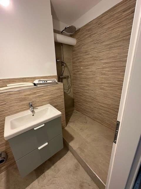 Prenájom bytu 1-izbový 37 m², Düppelstr., Köln, Severné Porýnie - Westfálsko Prenájom bytu 1-izbový 37 m², Düppelstr., Köln, Severné Porýnie - Westfálsko