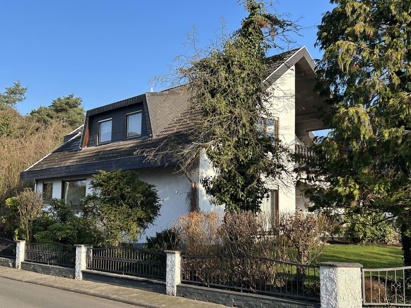 Predaj domu 224 m², pozemek 701 m², Mainhausen, Hesensko Predaj domu 224 m², pozemek 701 m², Mainhausen, Hesensko