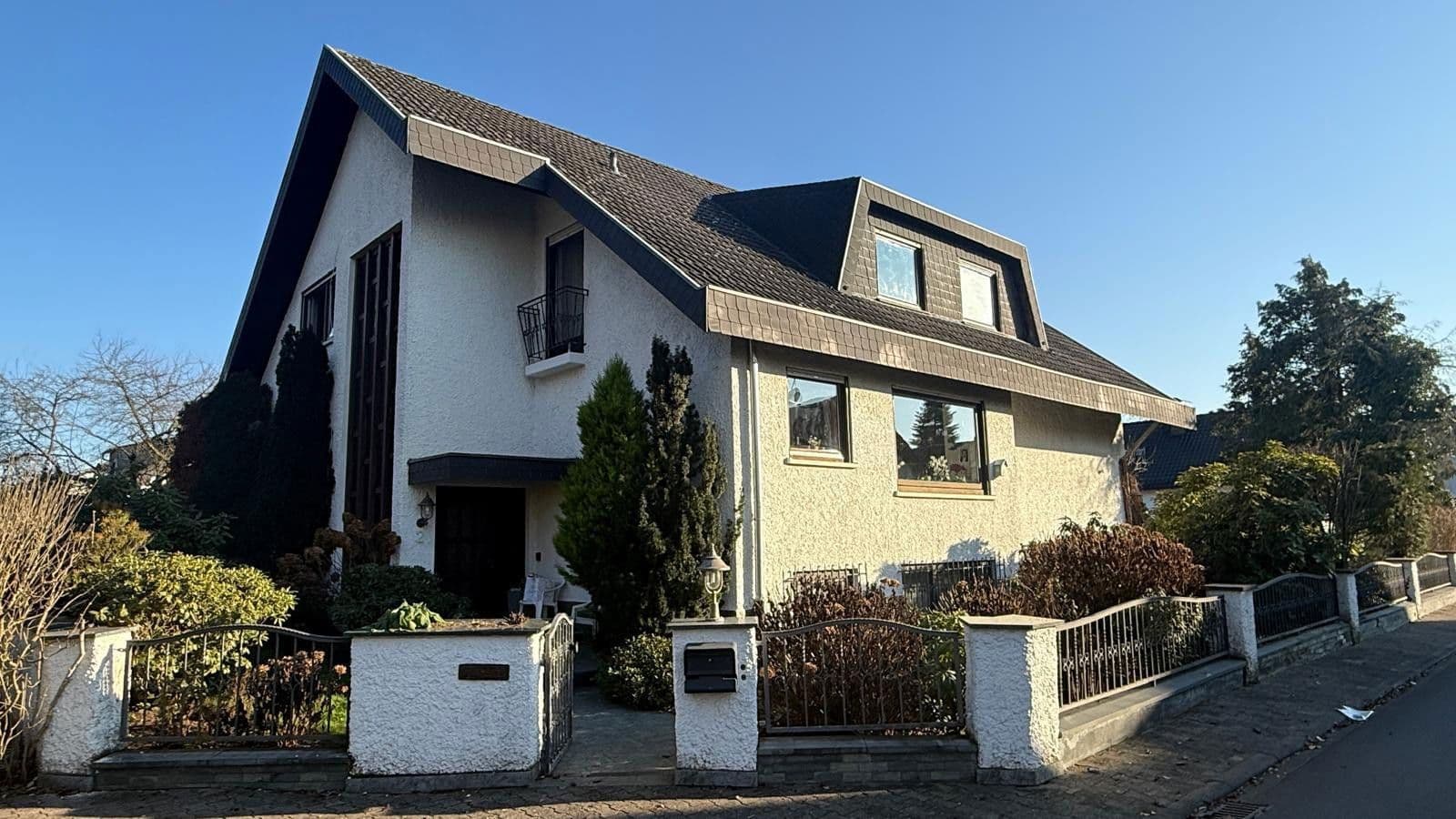 Predaj domu 224 m², pozemek 701 m², Mainhausen, Hesensko Predaj domu 224 m², pozemek 701 m², Mainhausen, Hesensko