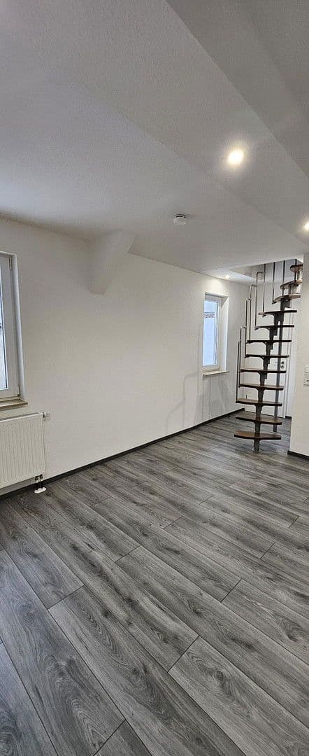 Prenájom bytu 1-izbový 37 m², Suhl, Durínsko Prenájom bytu 1-izbový 37 m², Suhl, Durínsko