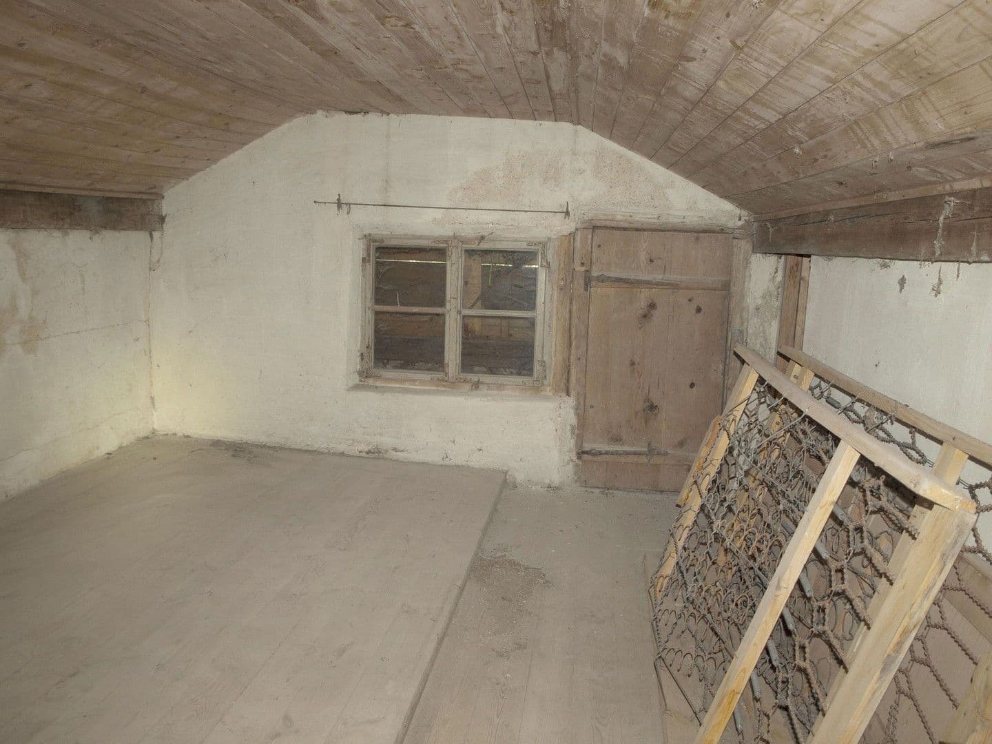 Predaj domu 60 m², pozemek 11.475 m², Adlkofen, Bavorsko Predaj domu 60 m², pozemek 11.475 m², Adlkofen, Bavorsko