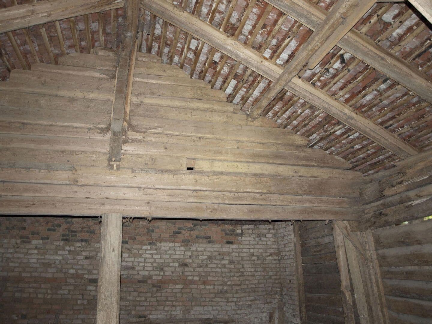 Predaj domu 60 m², pozemek 11.475 m², Adlkofen, Bavorsko Predaj domu 60 m², pozemek 11.475 m², Adlkofen, Bavorsko