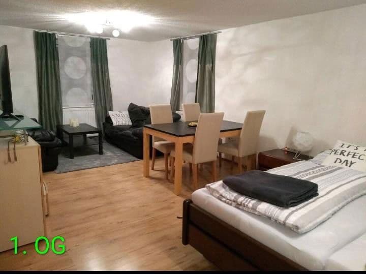 Predaj domu 158 m², pozemek 180 m², Illinger Str. 26, Mühlacker, Bádensko-Wurttembersko Predaj domu 158 m², pozemek 180 m², Illinger Str. 26, Mühlacker, Bádensko-Wurttembersko