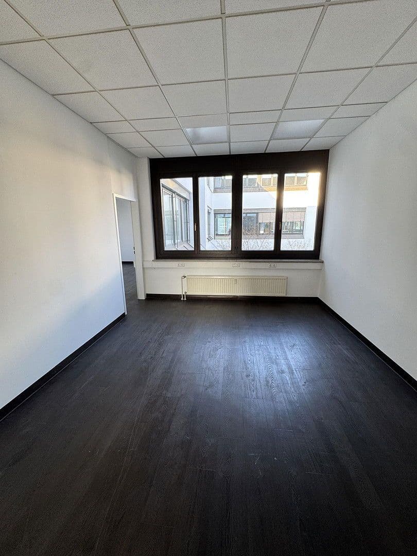Prenájom kancelárie 370 m², Bahnhofstr. 18, Unterföhring, Bavorsko Prenájom kancelárie 370 m², Bahnhofstr. 18, Unterföhring, Bavorsko