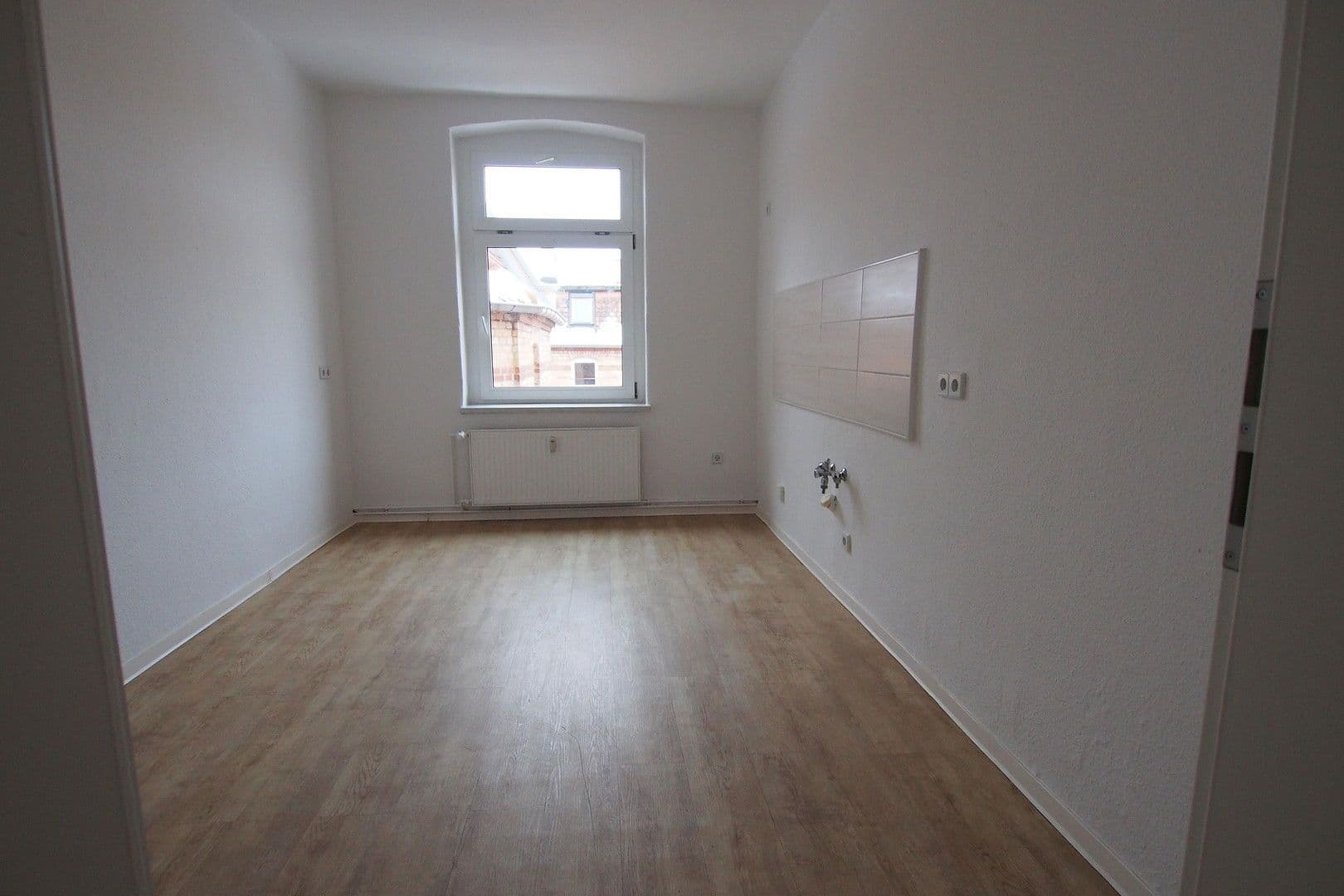 Prenájom bytu 3-izbový 82 m², Sagisdorferstr. 7, Halle, Sasko-Anhaltsko Prenájom bytu 3-izbový 82 m², Sagisdorferstr. 7, Halle, Sasko-Anhaltsko